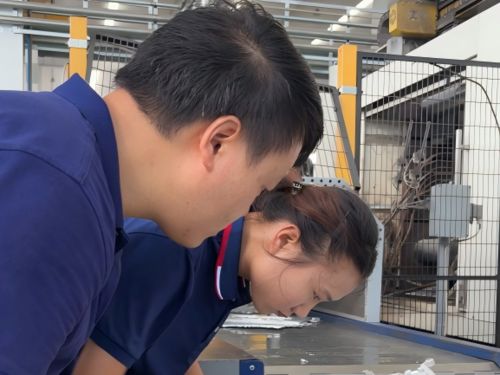 Jüngste Firmenblogs über Glühende Hitze kann die Begeisterung nicht bremsen: EMTs 