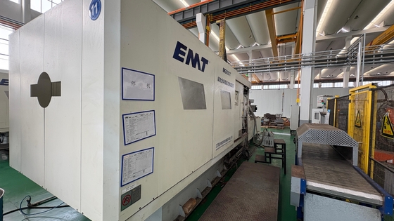 Ein guter Preis. Hochleistungs-Thixomoldmaschine für Magnesiumlegierung 8000kN Schimmelverriegelung 105MPa Spritzdruck Online